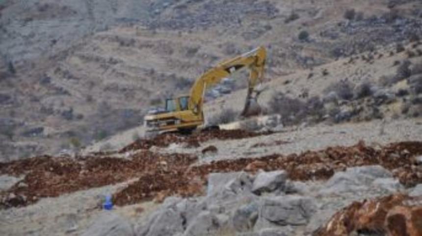 Tut İl&ccedil;esinde Bungalov Evlerin Yapımına Başlandı