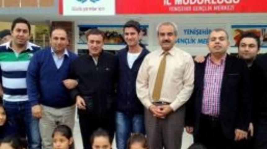Mahmut Tuncer, Gen&ccedil;lerle Buluştu