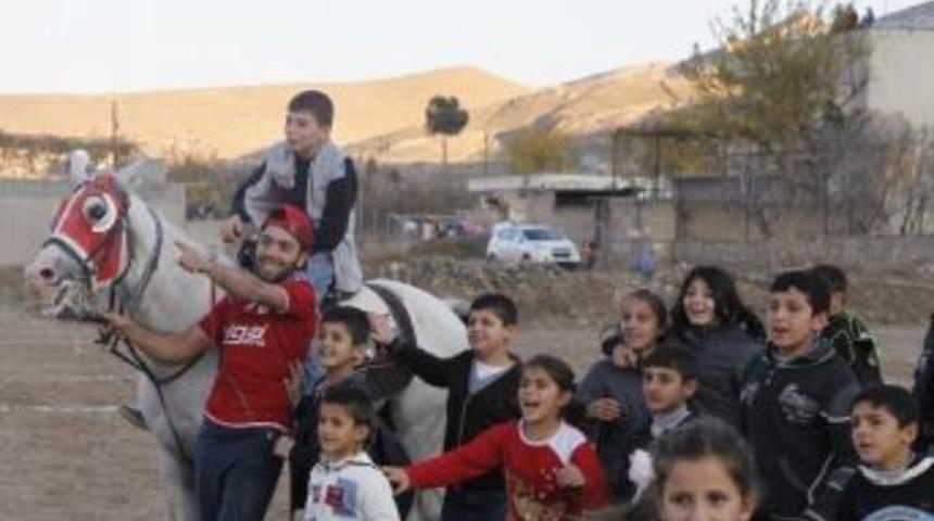 Hasankeyf&rsquo;te Atlı Cirit Coşkusu