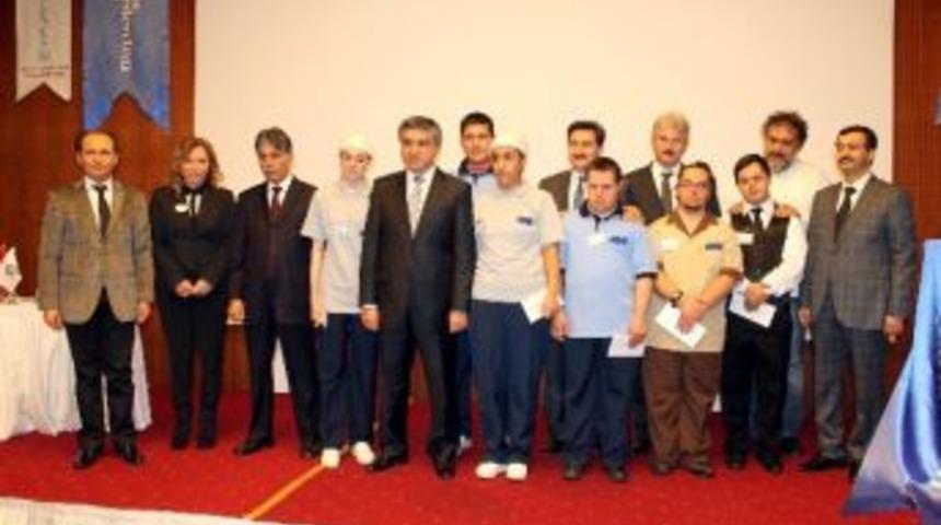 Down Sendromlu Ve Engelli Gen&ccedil;lerin Maaş Sevinci