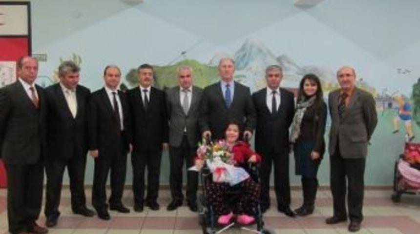 Din K&uuml;lt&uuml;r&uuml; &Ouml;ğretmenlerinden 7 B&ouml;lgeye 7 Ak&uuml;l&uuml; Sandalye