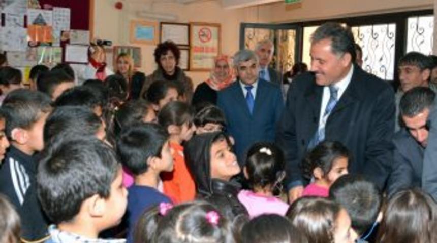 Belediye Başkanı &Ccedil;akır&rsquo;dan Engelli Okuluna Ziyaret