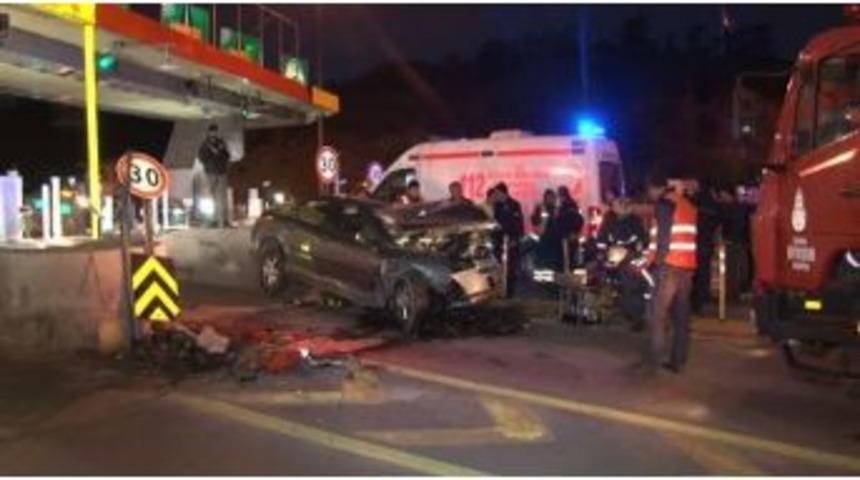 Boğazi&ccedil;i K&ouml;pr&uuml;s&uuml;&rsquo;n&uuml;n Gişelerinde Kaza; 1 &Ouml;l&uuml;