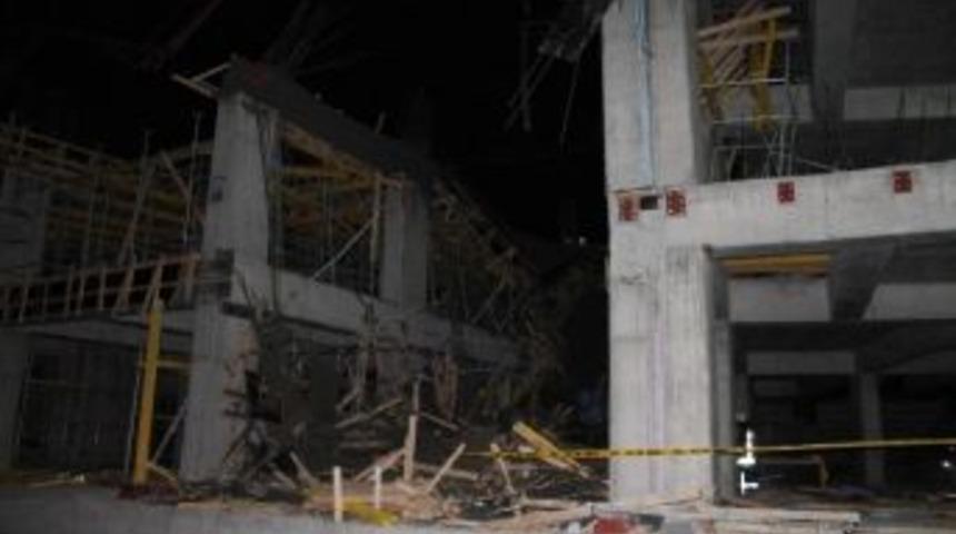 Stat İnşaatında İskele &Ccedil;&ouml;kt&uuml;: 5 Yaralı