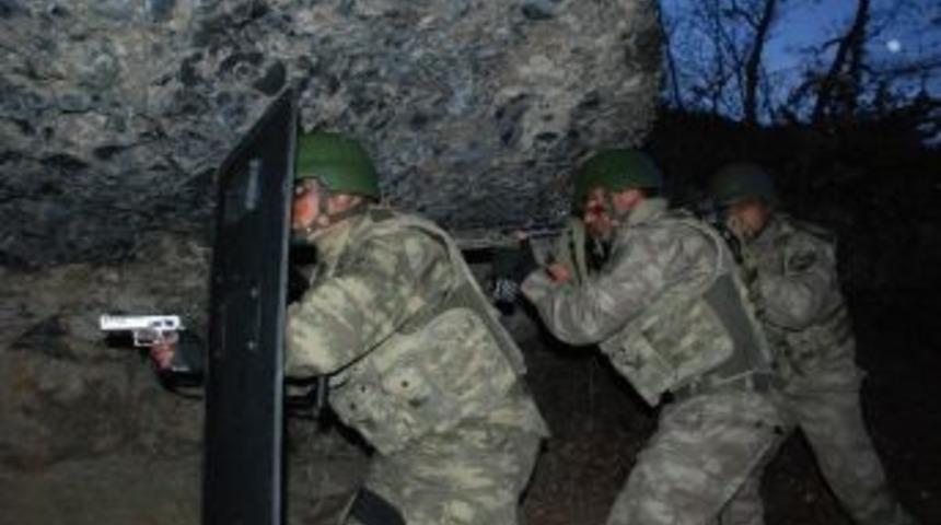 Jandarmadan Ger&ccedil;ek Gibi Tatbikat