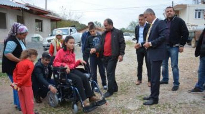 Manavgat Belediyesi 5 Yıl I&ccedil;inde 75 Engelliye Tekerlekli Ak&uuml;l&uuml; Araba Hediye Etti