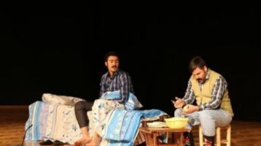 &lsquo;tuna Boyu&rsquo; Halkalı Sahnesi&rsquo;nde İzleyiciyle Buluştu