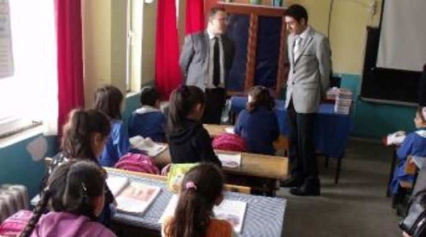 Kaymakam Zadeleroğlu Okul Ziyaretlerini S&uuml;rd&uuml;r&uuml;yor