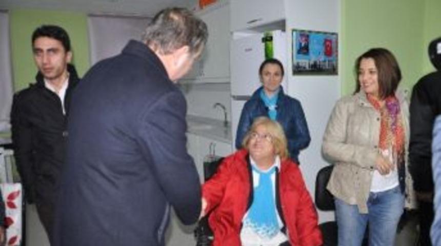 &Ccedil;etinkaya, &ldquo;d&uuml;n Evinde Hapsolan Engelliler, Bug&uuml;n Yurt Dışına Bile &Ccedil;ıkabiliyor&rdquo;