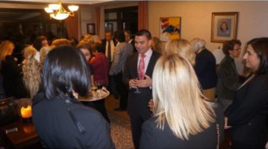 Espinoza: Kadını Koruyalım Derken Onları Bir Sehpanın &Uuml;zerine Koymaya Gerek Yok