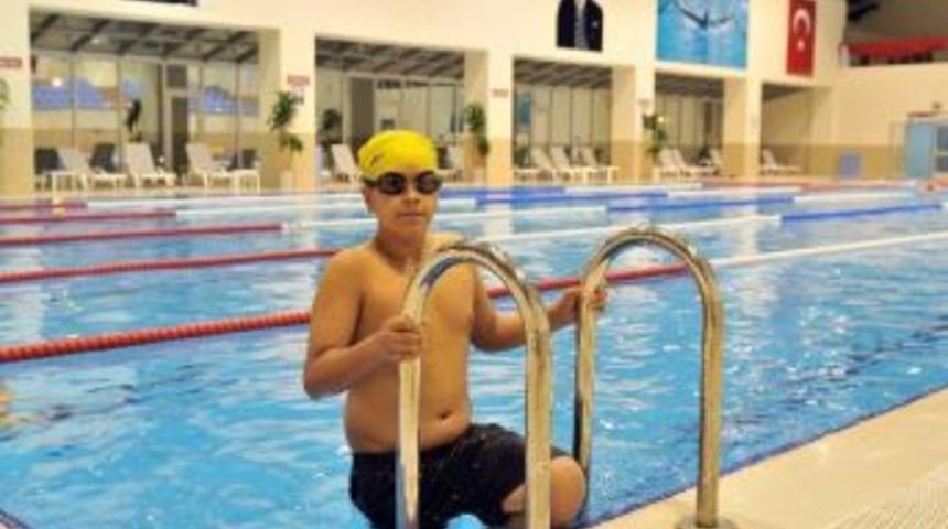 Mamak Kapalı Y&uuml;zme Havuzu Kışa Hazır