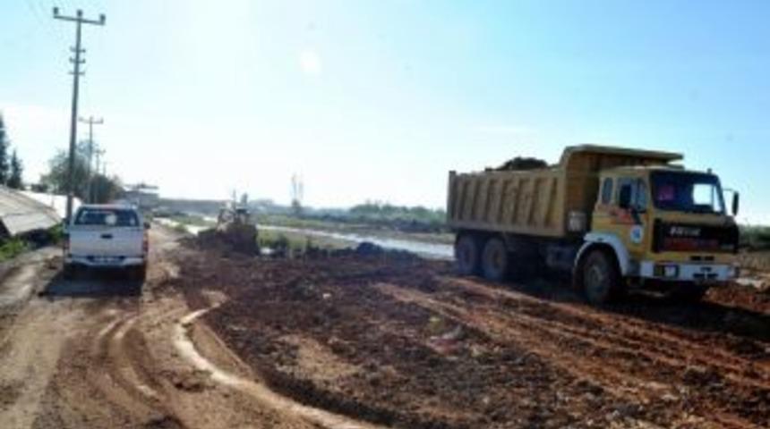 Altınova&rsquo;da Yol Genişletme &Ccedil;alışmasını Başladı