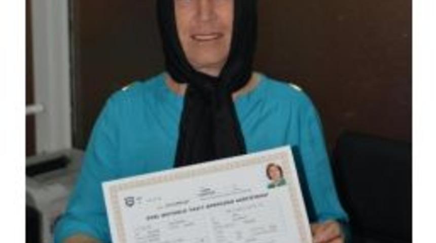 50 Yaşında Okuma Yazma &Ouml;ğrendi, 60 Yaşında Ehliyet Aldı