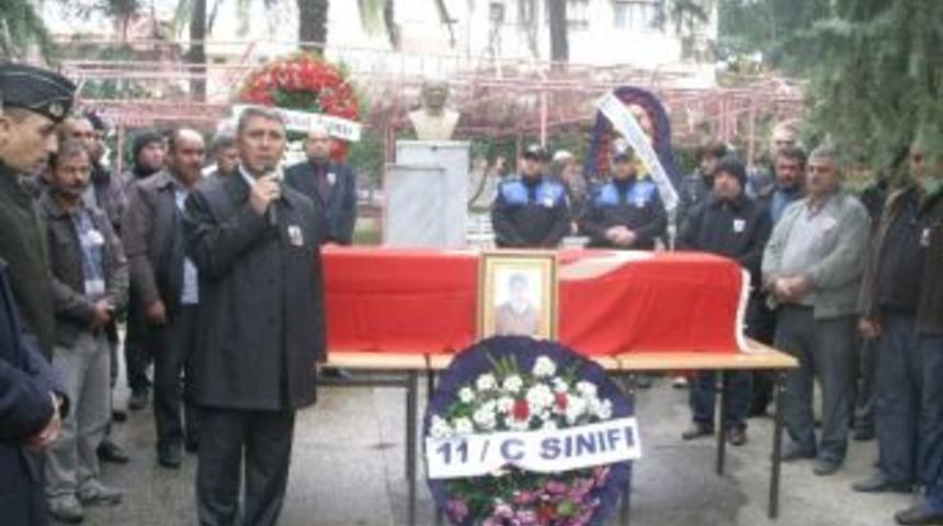 &Ouml;demişli 17 Yaşındaki Kazım Uygur'a Ağladı