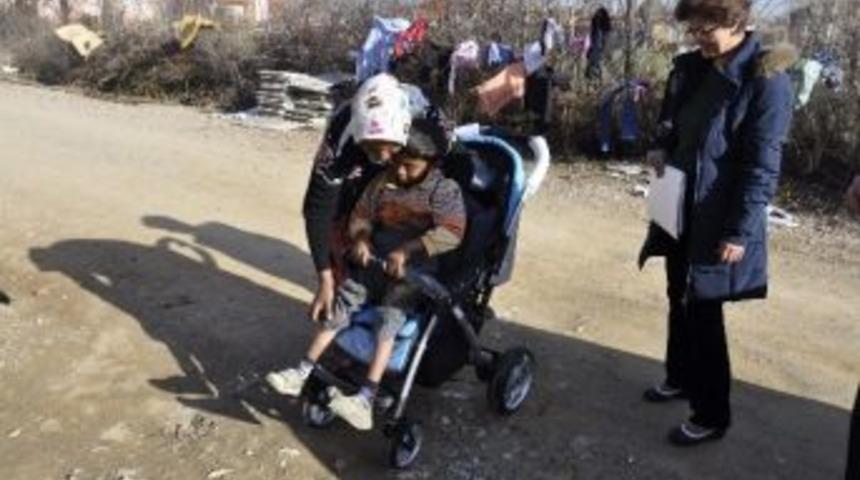 Engelli &Ccedil;ocuğa Seydişehir Kaymakamlığı El Uzattı