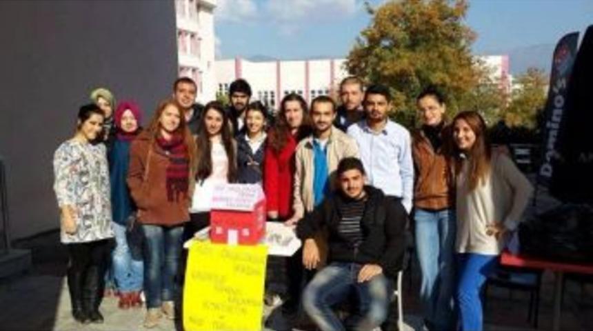 &Uuml;niversite &Ouml;ğrencilerinden &Ouml;rnek Davranış