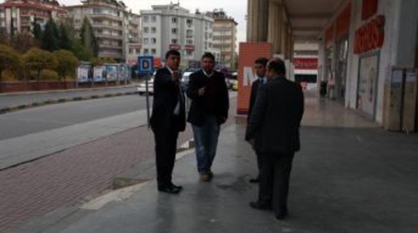 Şehitkamil Belediyesi Emek Kavşağı&rsquo;nı Genişletiyor