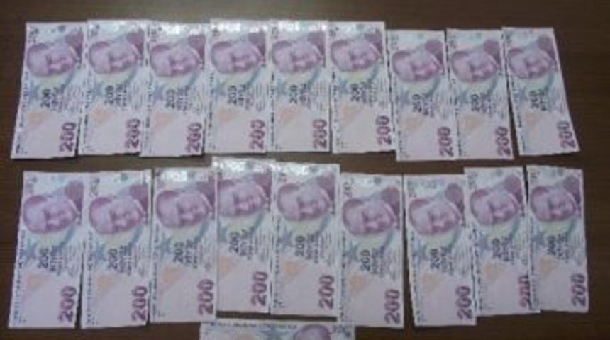 Sahte Parayla Alışveriş Yapan 3 Kişi Yakalandı