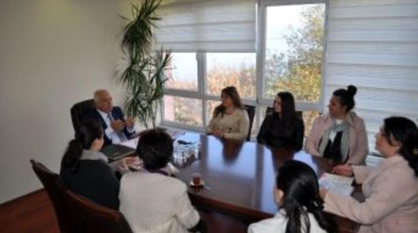 Başkan Akt&uuml;rk, G&uuml;zelyalılı Kadınları Ağırladı