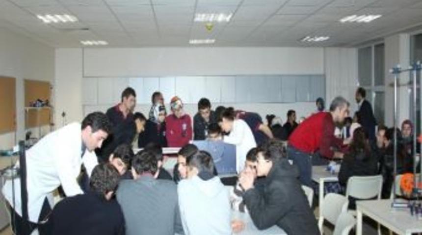 Be&uuml;&rsquo;den Lise &Ouml;ğrencilerine Lisans D&uuml;zeyinde Deney