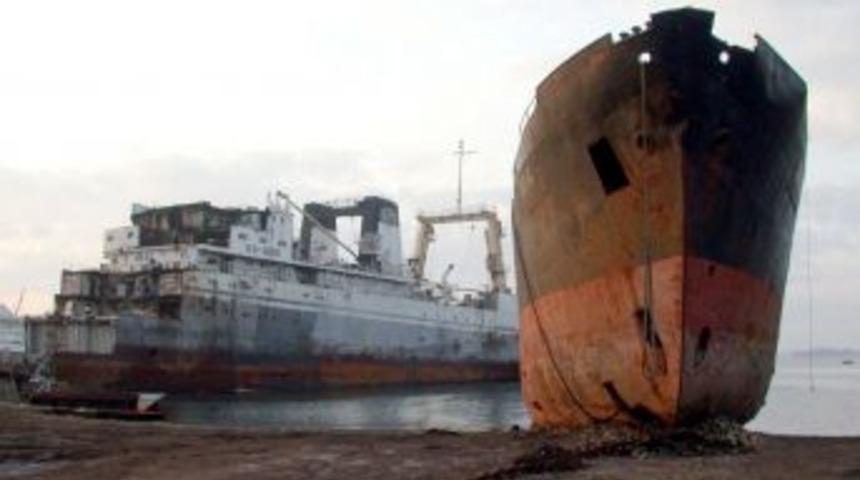 Aliağa'da Yılbaşından Bu Yana 180 Gemi S&ouml;k&uuml;ld&uuml;