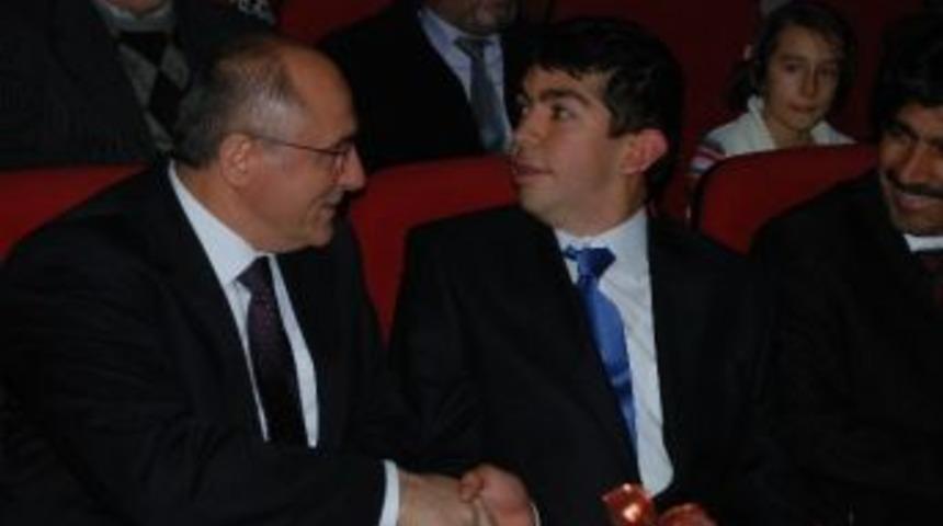 &Ouml;zel Eğitim &Ouml;ğrencilerinden Muhteşem Gece