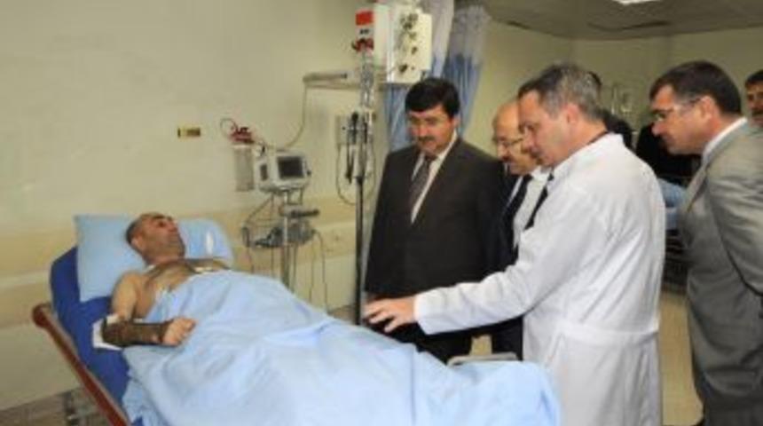 Vali &Ouml;z, Konteyner Kazasından Yaralanan Memurları Ziyaret Etti