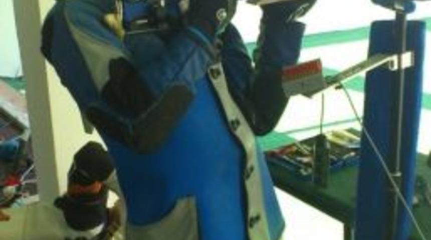 Diyarbakırlı Milli Atıcı Akg&uuml;n T&uuml;rkiye Rekoru Kırdı