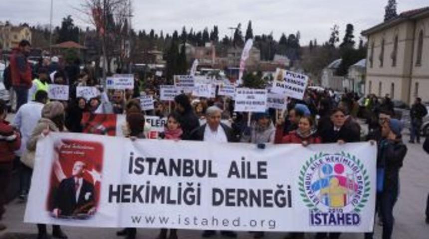 Doktorlar Yasa I&ccedil;in Y&uuml;r&uuml;d&uuml;