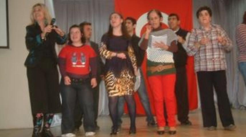 Burhaniye&rsquo;de Zihinsel Engellilerden G&ouml;steri