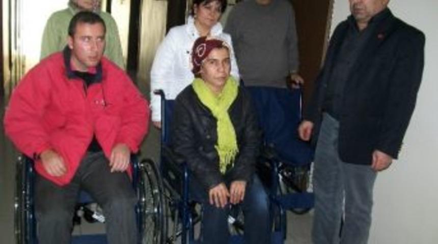 Mavi Kapaklardan 4 Engelliye Ara&ccedil; Yardımı