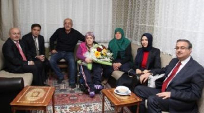 Vali Ali İhsan Su Ve Eşinden Anlamlı Ziyaret