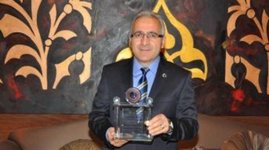 Asa&rsquo;ya &Ouml;d&uuml;l&uuml;n&uuml; Aldı