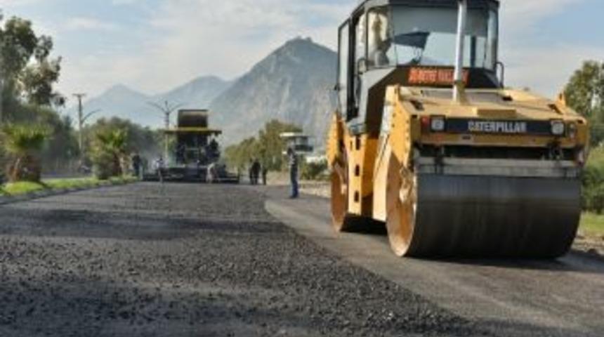 Serbest B&ouml;lge&rsquo;ye Uzanan Caddede Asfalt &Ccedil;alışmaları Başladı