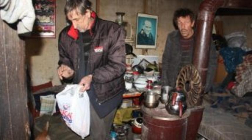 (&ouml;zel Haber) Edirne'de İki Kardeş Yardım Eli Bekliyor