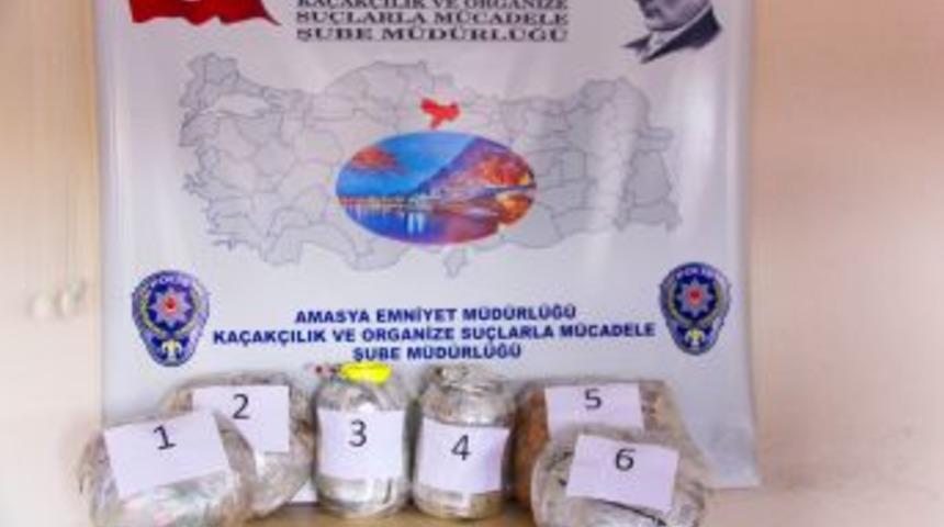 Otob&uuml;ste 15 Kilo Esrar Ele Ge&ccedil;irildi