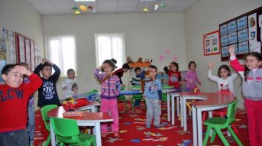 Tunag&uuml;r Anaokulu &Ouml;ğrencileri, İngilizceyi Eğlenceli &Ouml;ğreniyor