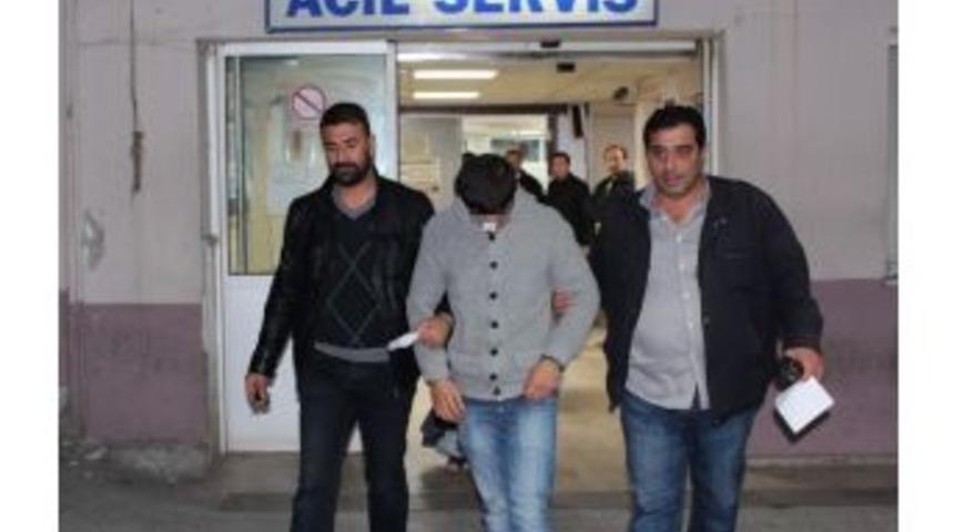 Para Vermeyen Babasını Bı&ccedil;akladı