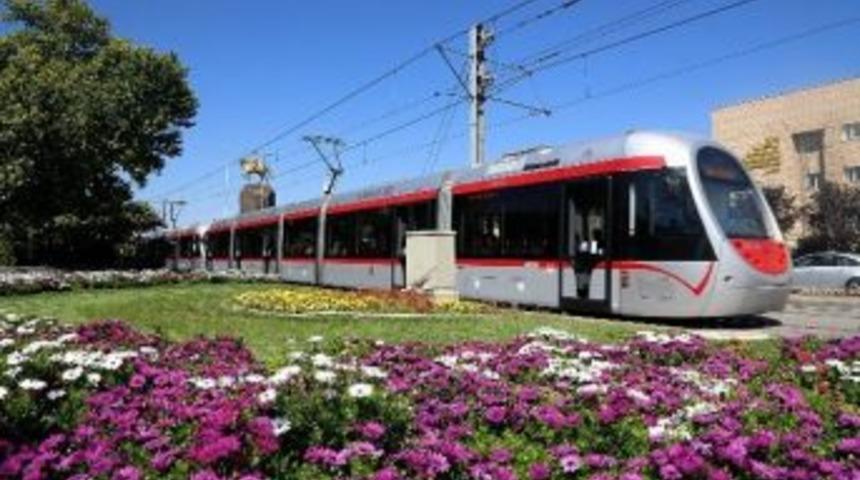 &Uuml;niversite Hattı'na Elektrik Veriliyor