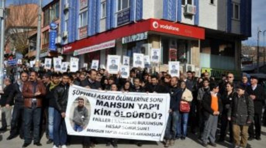 Ş&uuml;pheli Bulunan Asker &Ouml;l&uuml;mlerine İlk Sokak Tepkisi Tunceli'den