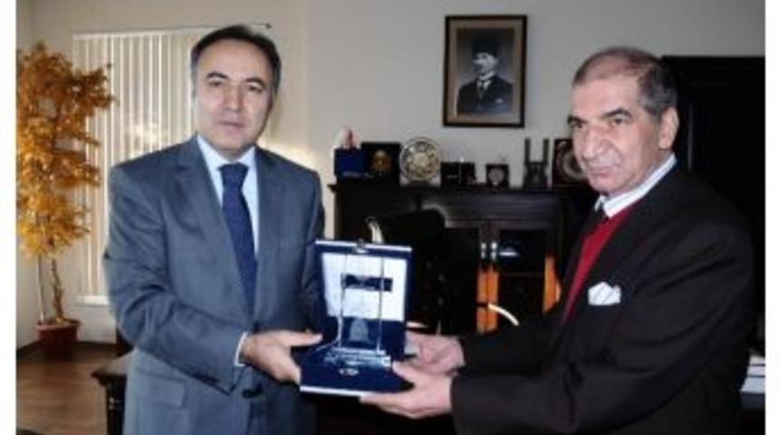 Vali Altıparmak&rsquo;tan Erzurum Baro Başkanı Av. Faruk Terizoğlu&rsquo;na Nezaket Ziyareti