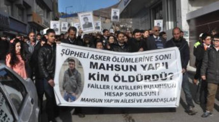 Tunceli'den Kışladaki Ş&uuml;pheli &Ouml;l&uuml;mlere Kitlesel Tepki