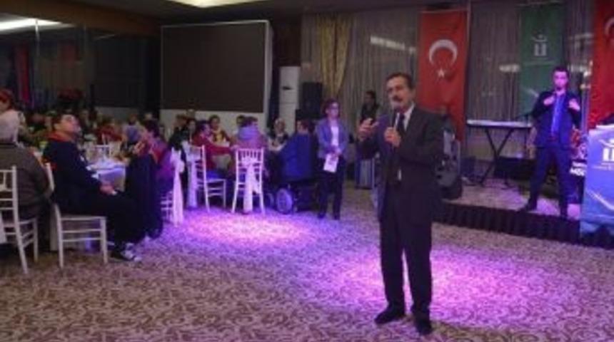 Engelliler Onuruna Gece