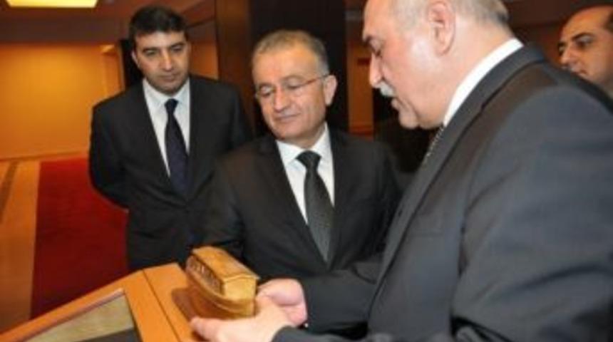 İbrahim Halil Sınır Kapısı İdari Amiri'nden Vali İpek'e Ziyaret