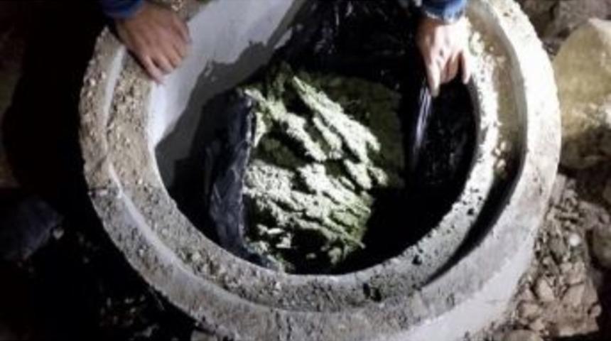 Jandarmadan Esrar Baskını: 3 G&ouml;zaltı