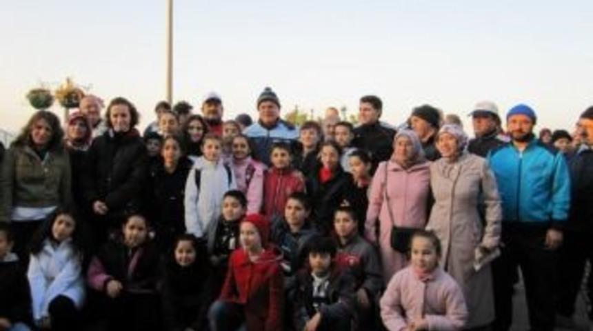 Başkan Karaosmanoğlu Bu Kez &Ccedil;ocuklarla Y&uuml;r&uuml;d&uuml;