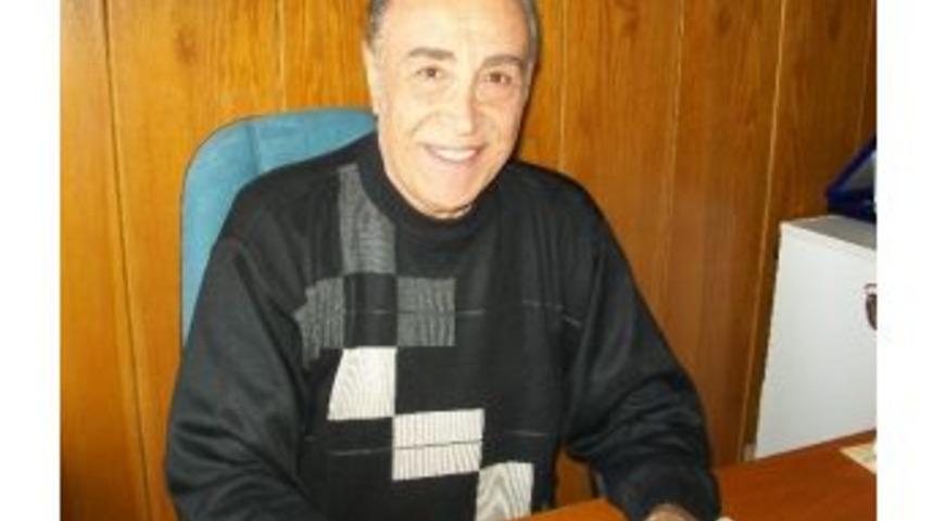 Şair-yazar U&ccedil;ar'a ''şiir Krallığı &Ouml;d&uuml;l&uuml;''