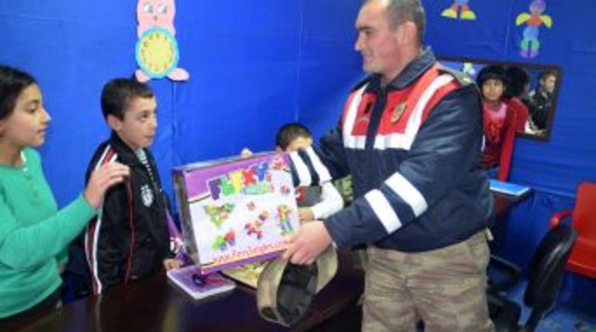 Jandarmadan Engellilere Jest