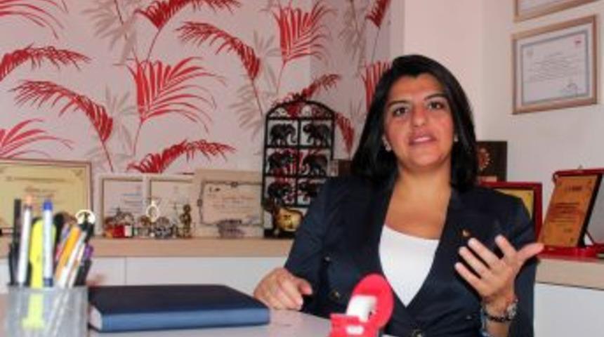 Kadınlar, Parti Y&ouml;neticilerinden 5 Aralık Jesti Bekliyor