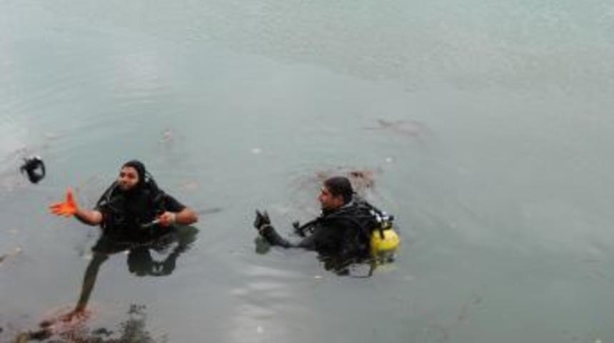 Dalgı&ccedil; Polisler, Kayıp Genci Bir Aydır Manavgat Irmağı'nda Aradı